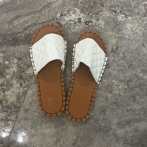 WOMENS size 7 sandals